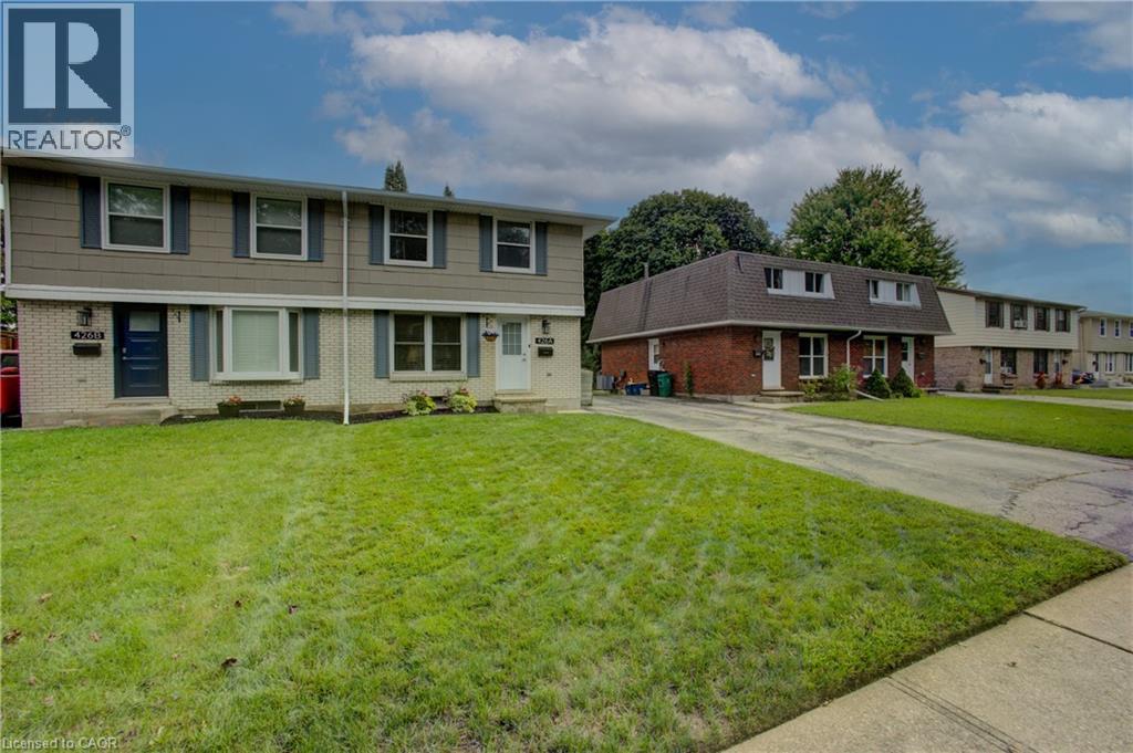 












426A DUNVEGAN Drive

,
Waterloo,




Ontario
N2K2C7

