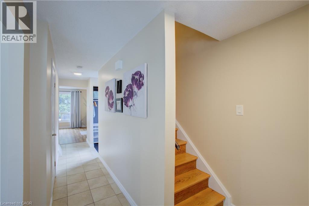 












426A DUNVEGAN Drive

,
Waterloo,




Ontario
N2K2C7

