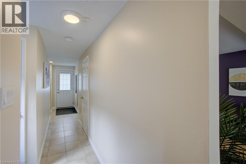 












426A DUNVEGAN Drive

,
Waterloo,




Ontario
N2K2C7

