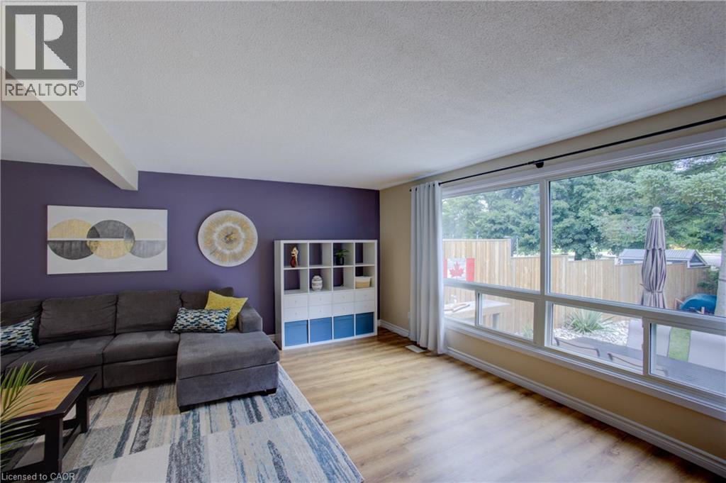 












426A DUNVEGAN Drive

,
Waterloo,




Ontario
N2K2C7

