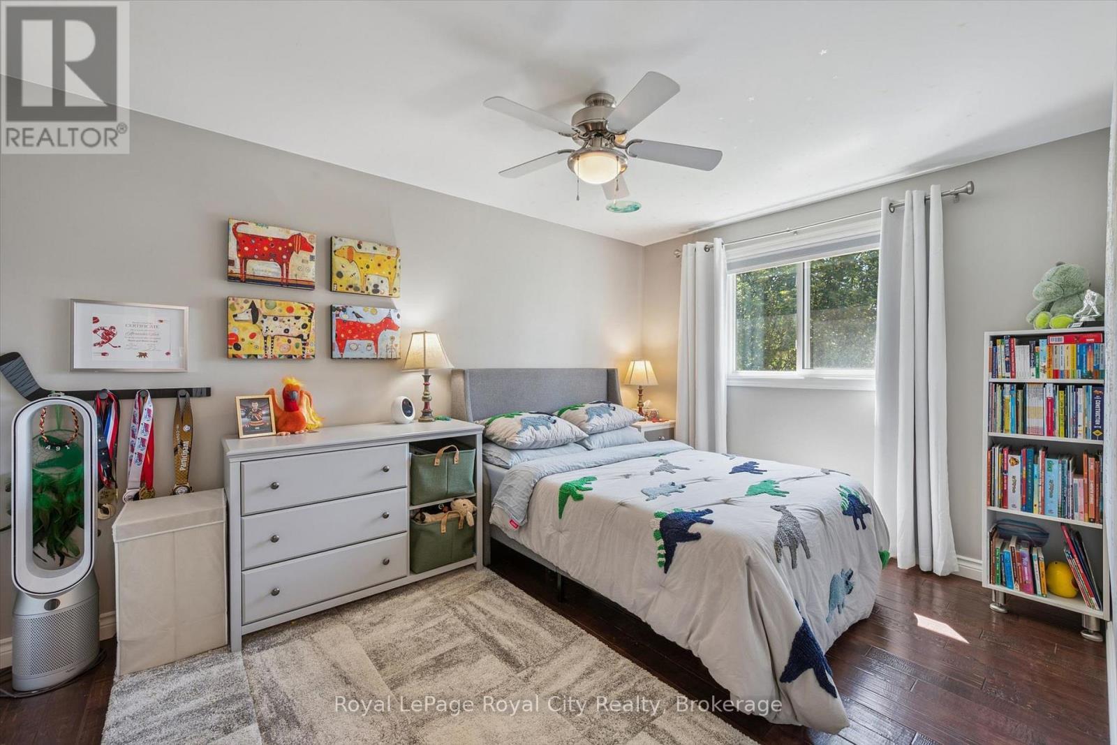 












22 PACIFIC PLACE

,
Guelph (Dovercliffe Park/Old University),




Ontario
N1G4R6

