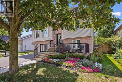 Look at this front porch.