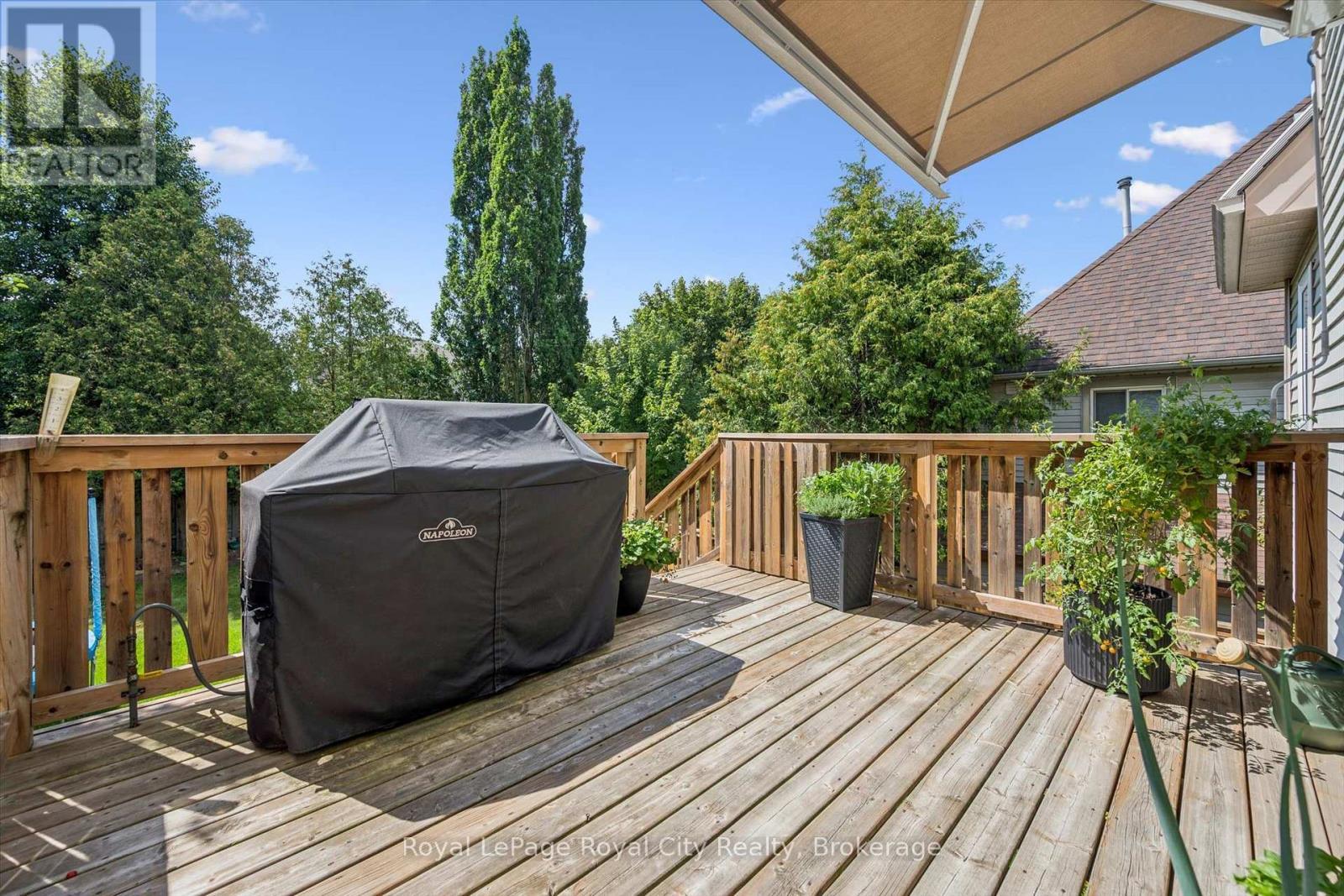 












22 PACIFIC PLACE

,
Guelph (Dovercliffe Park/Old University),




Ontario
N1G4R6

