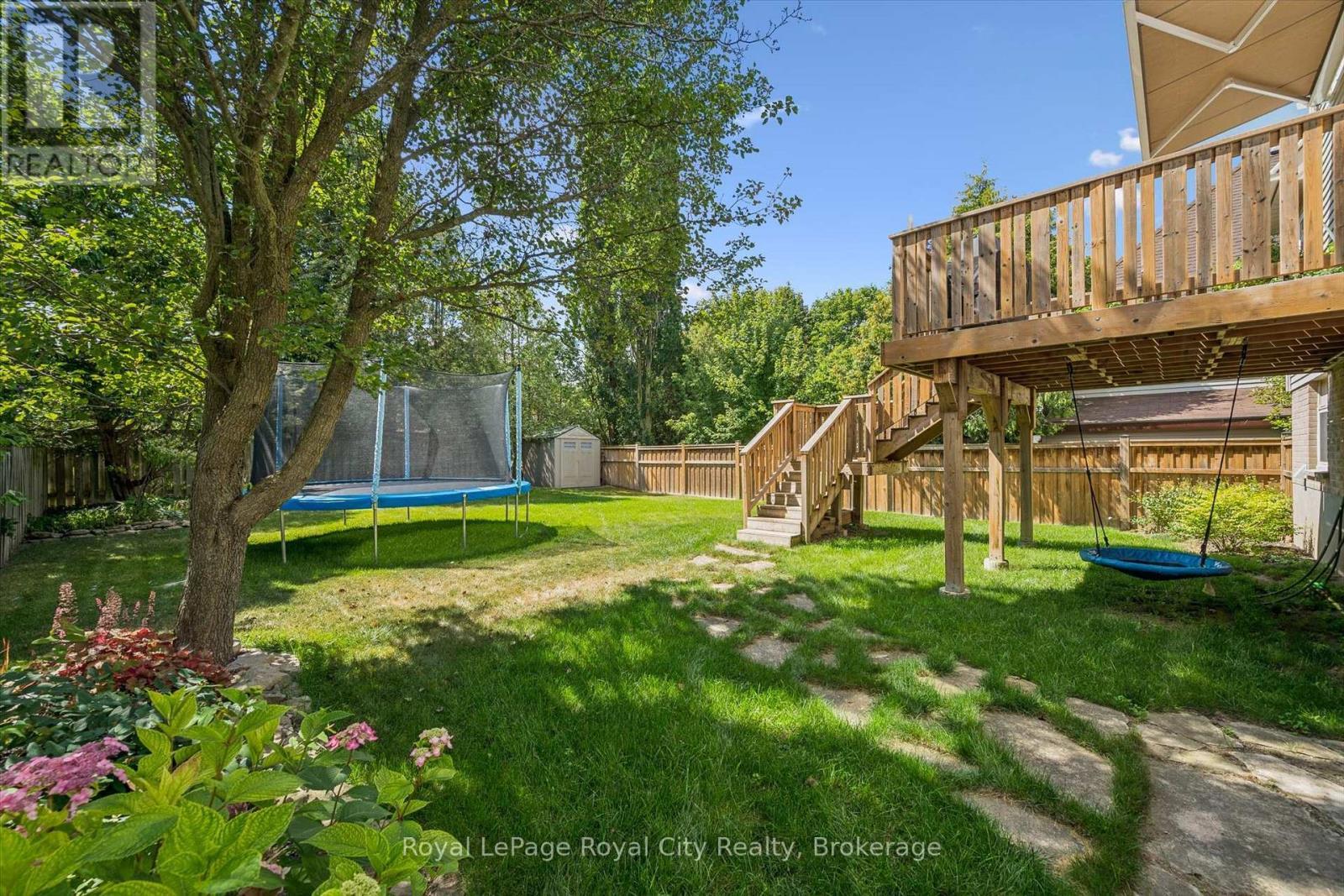 












22 PACIFIC PLACE

,
Guelph (Dovercliffe Park/Old University),




Ontario
N1G4R6

