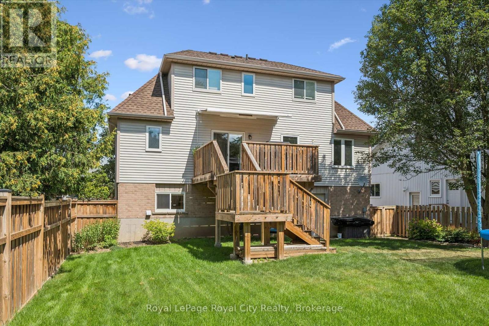 












22 PACIFIC PLACE

,
Guelph (Dovercliffe Park/Old University),




Ontario
N1G4R6

