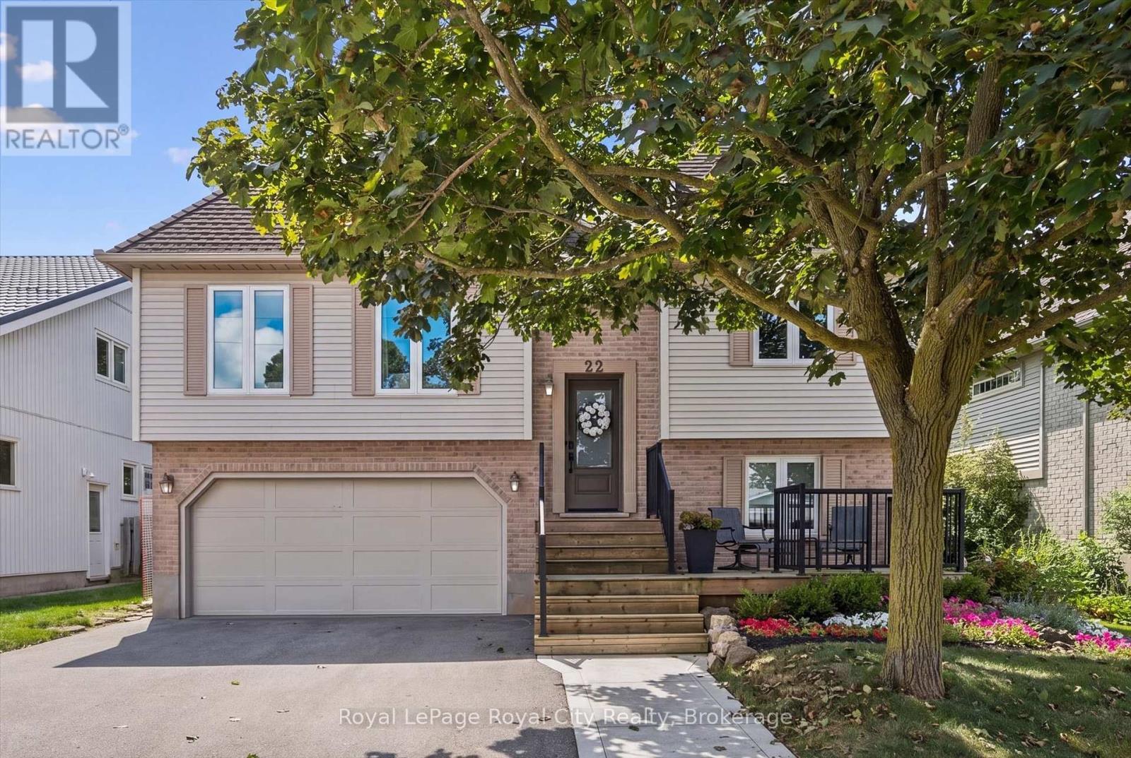 












22 PACIFIC PLACE

,
Guelph (Dovercliffe Park/Old University),




Ontario
N1G4R6

