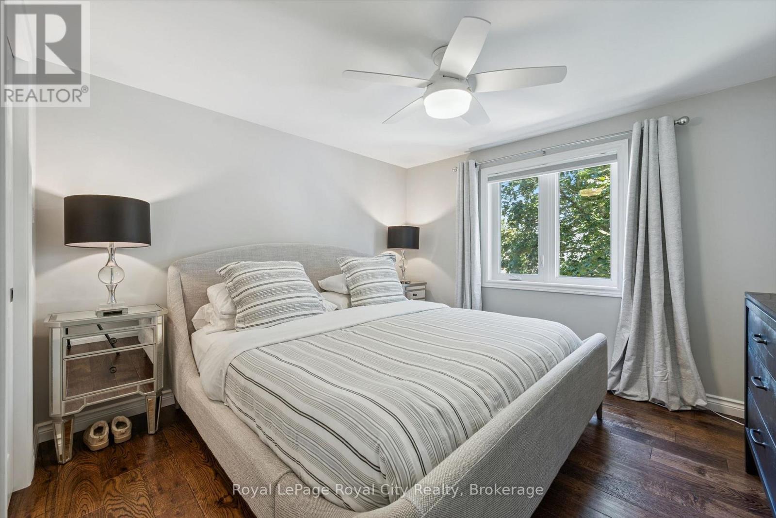 












22 PACIFIC PLACE

,
Guelph (Dovercliffe Park/Old University),




Ontario
N1G4R6


