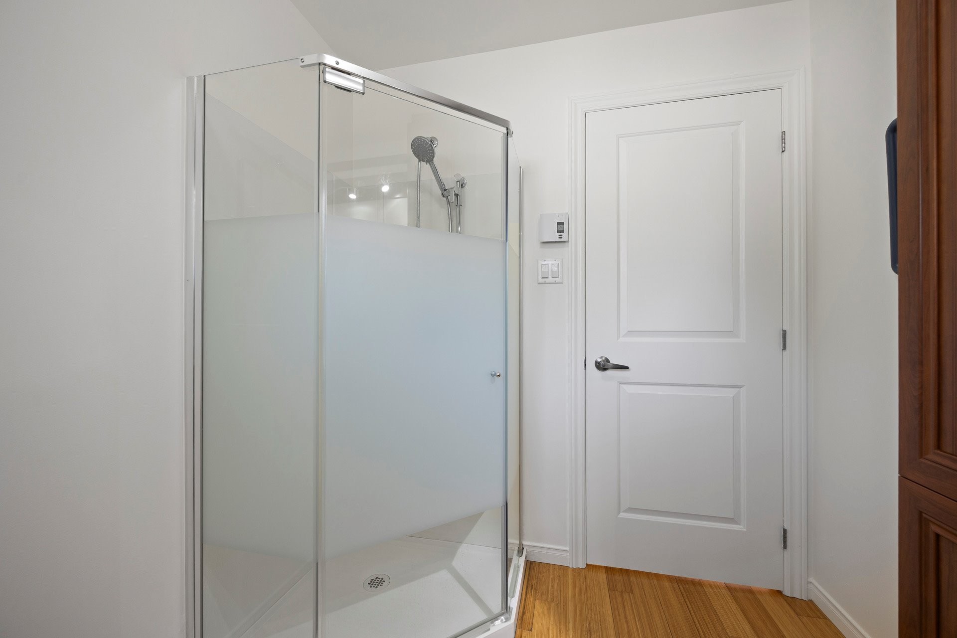 









888


Rue Principale

,
Rivière-Beaudette,




QC
J0P1R0

