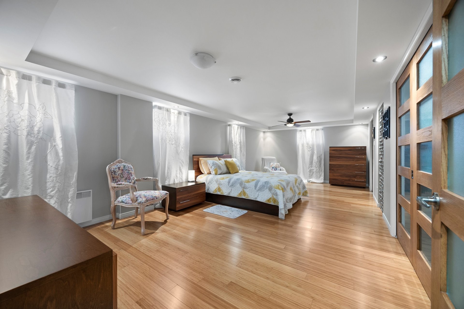 









888


Rue Principale

,
Rivière-Beaudette,




QC
J0P1R0

