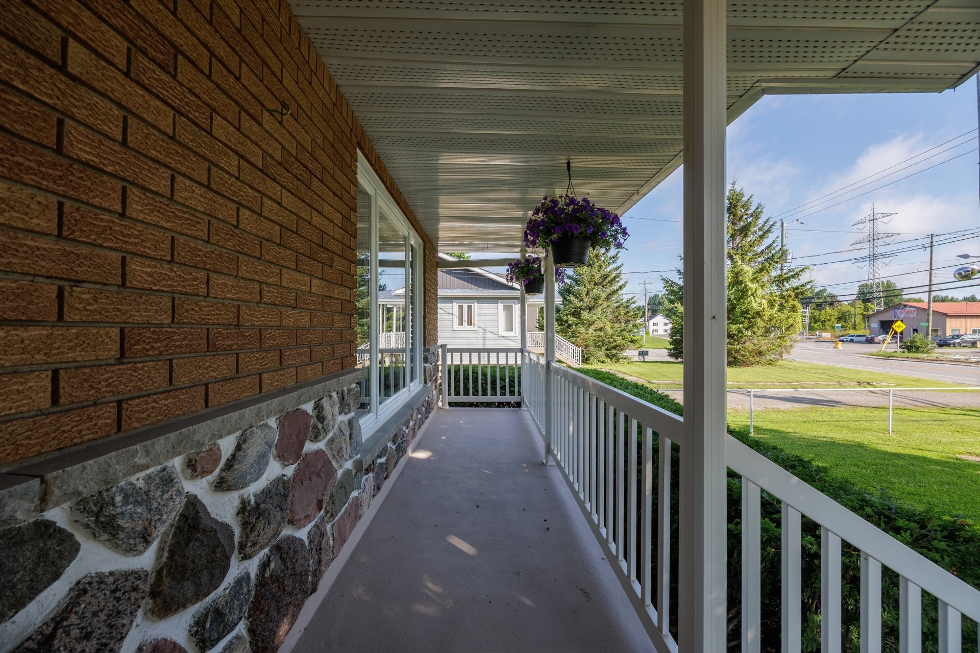 









888


Rue Principale

,
Rivière-Beaudette,




QC
J0P1R0

