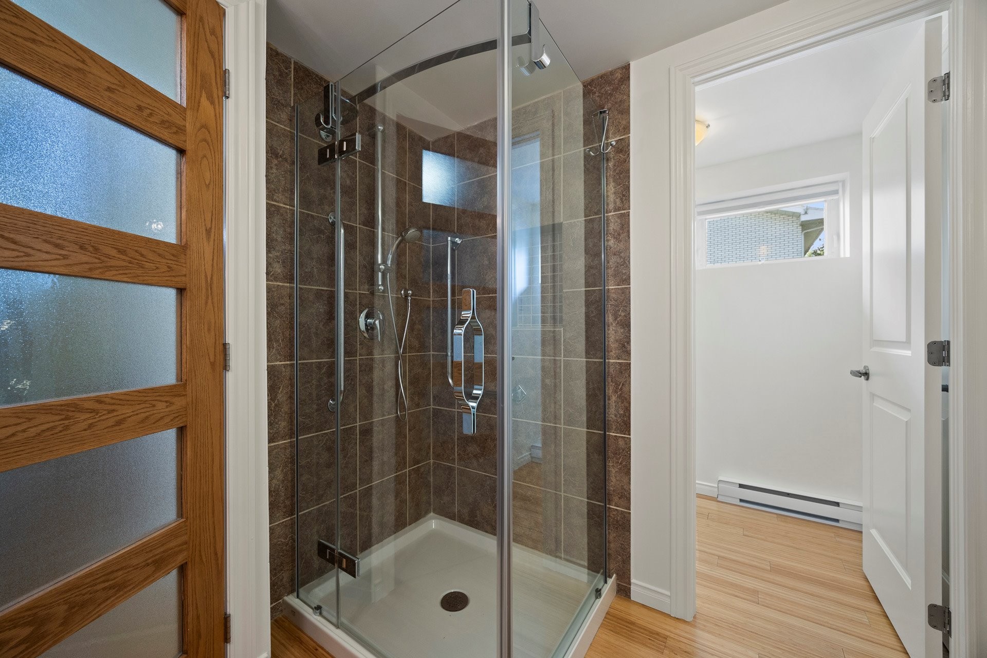 









888


Rue Principale

,
Rivière-Beaudette,




QC
J0P1R0

