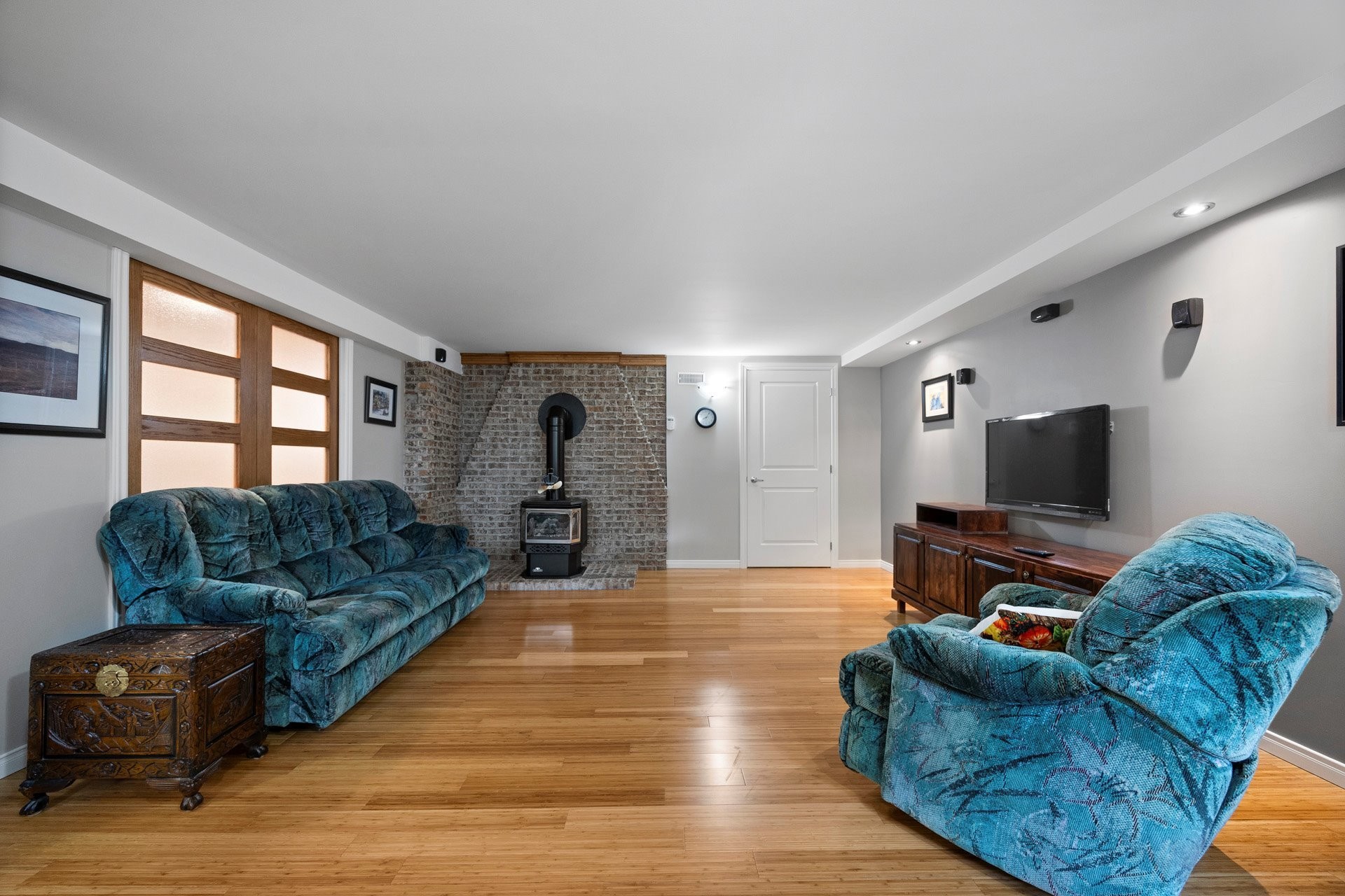 









888


Rue Principale

,
Rivière-Beaudette,




QC
J0P1R0

