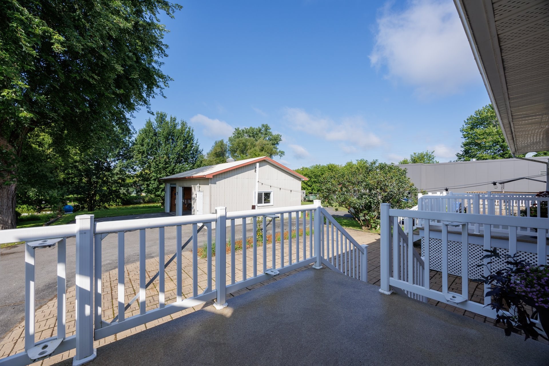 









888


Rue Principale

,
Rivière-Beaudette,




QC
J0P1R0

