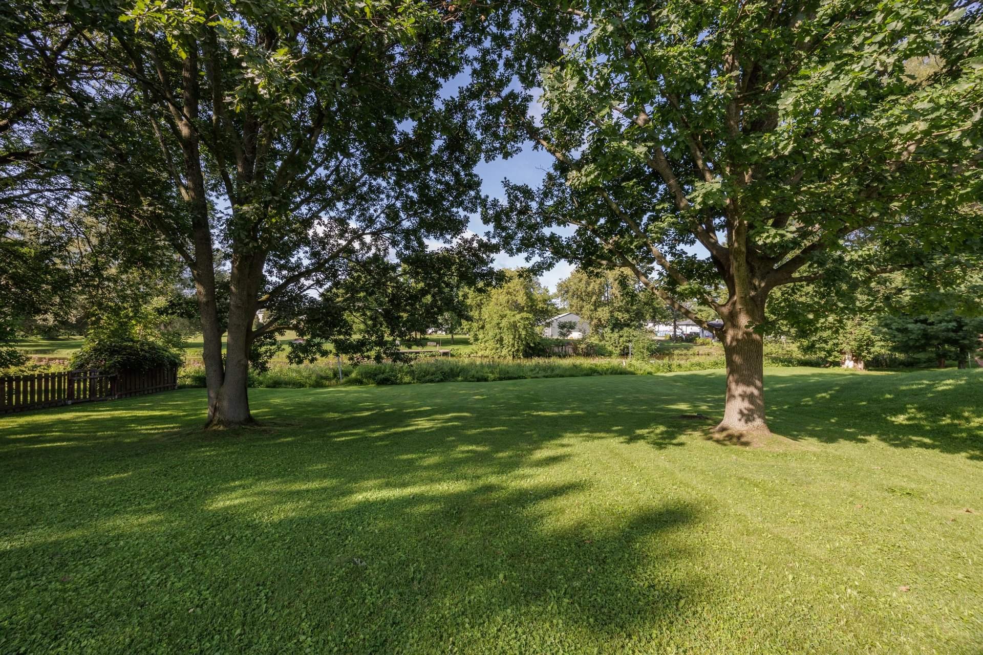 









888


Rue Principale

,
Rivière-Beaudette,




QC
J0P1R0

