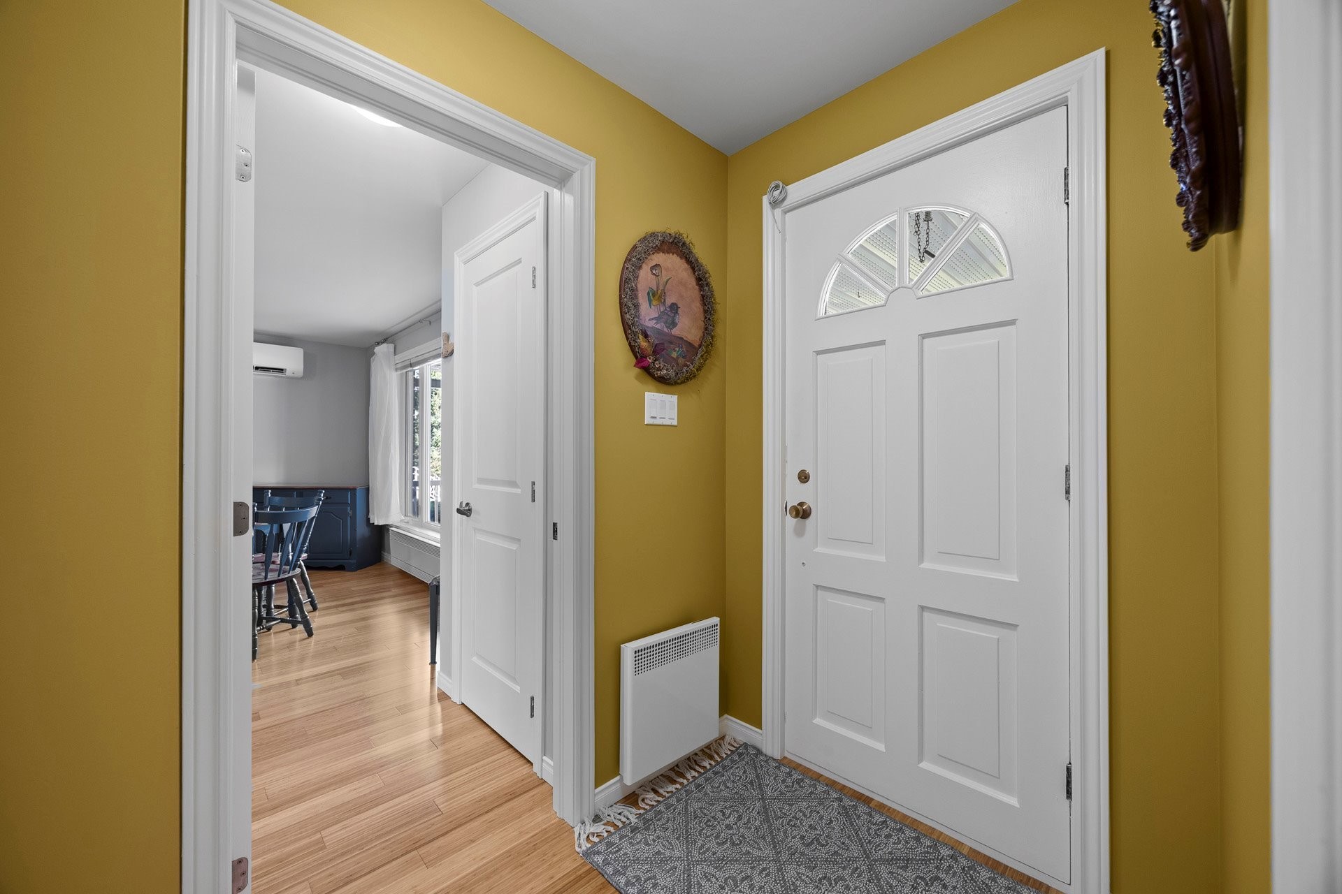 









888


Rue Principale

,
Rivière-Beaudette,




QC
J0P1R0


