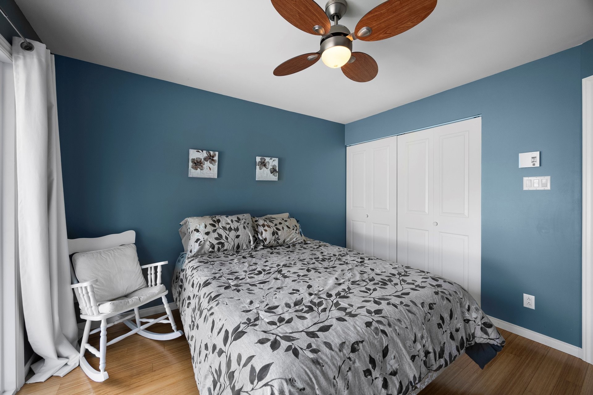 









888


Rue Principale

,
Rivière-Beaudette,




QC
J0P1R0

