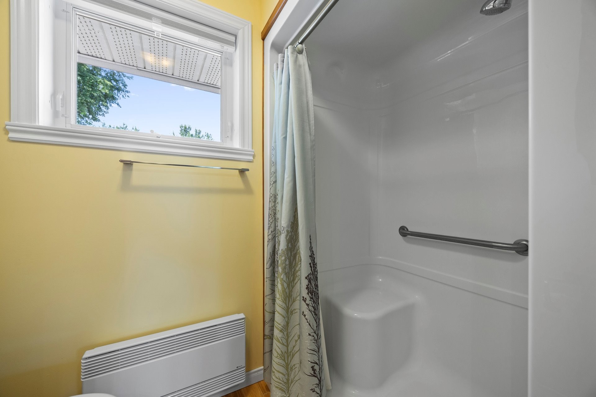 









888


Rue Principale

,
Rivière-Beaudette,




QC
J0P1R0

