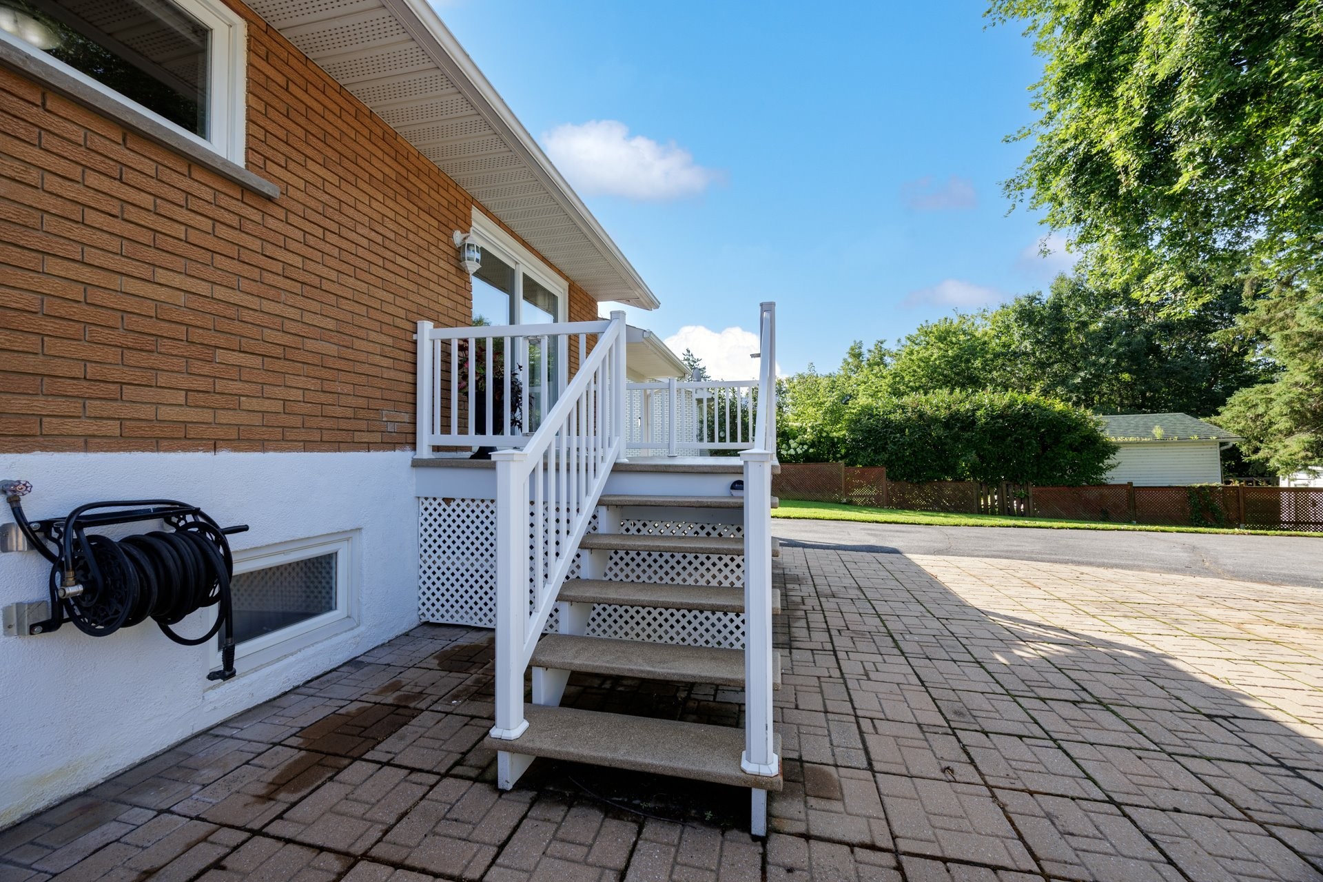 









888


Rue Principale

,
Rivière-Beaudette,




QC
J0P1R0

