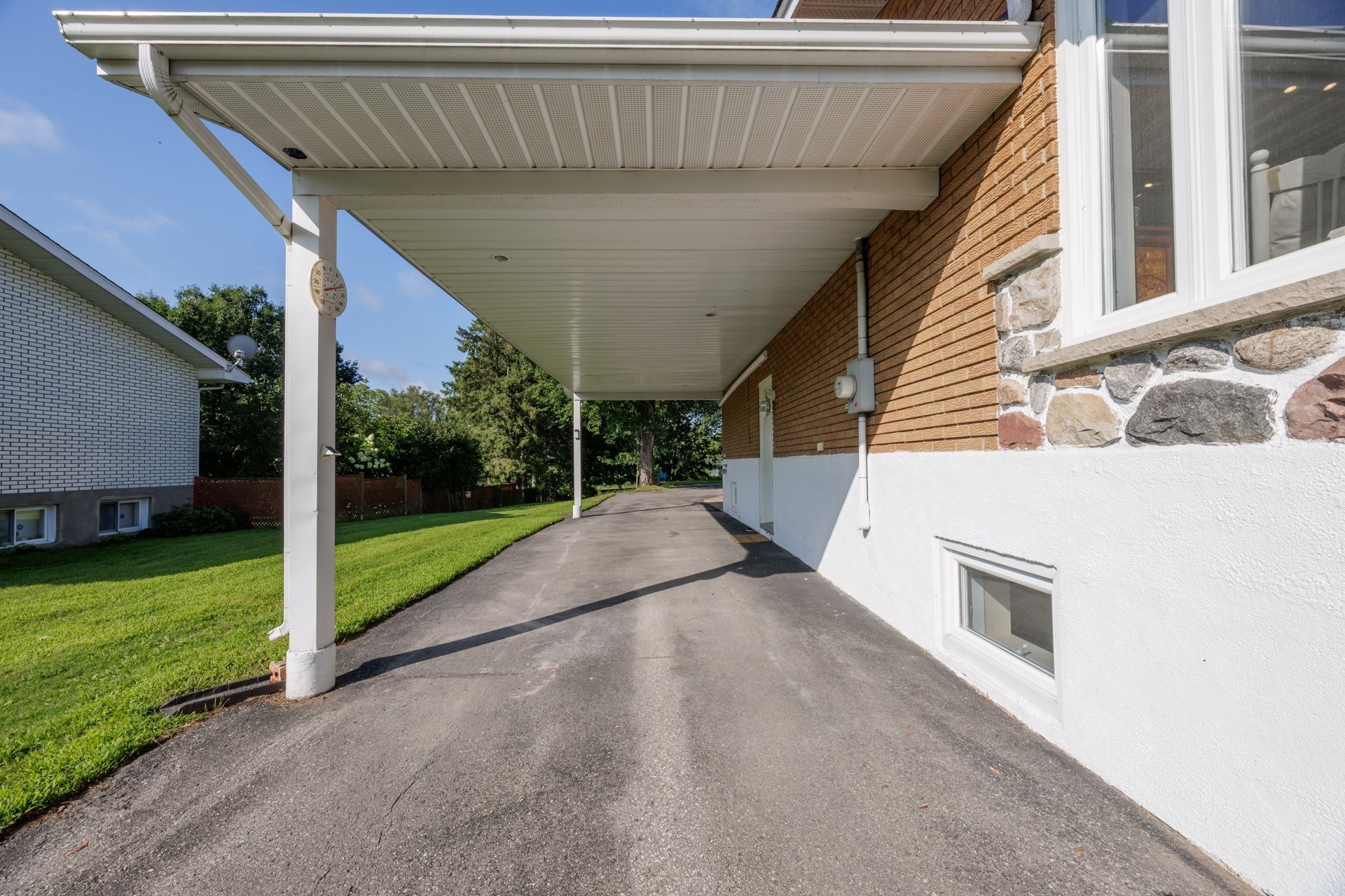









888


Rue Principale

,
Rivière-Beaudette,




QC
J0P1R0

