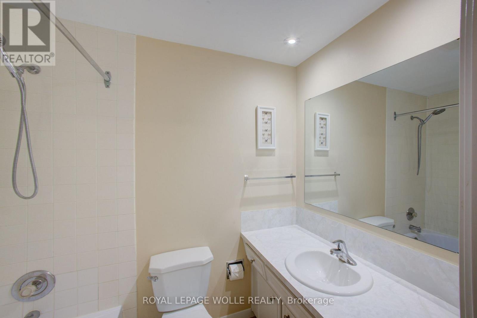 












426A DUNVEGAN DRIVE

,
Waterloo,




Ontario
N2K2C7

