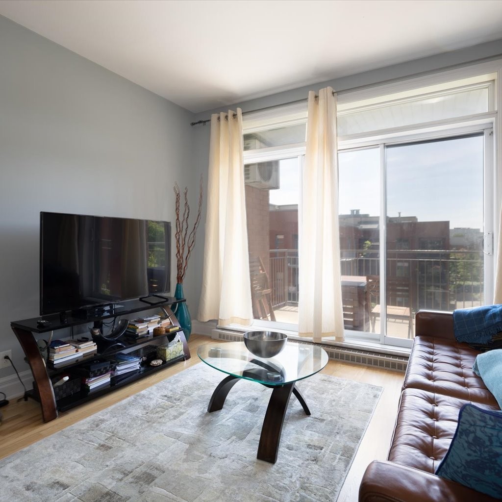 









1351


Rue St-Grégoire

, 408,
Montréal (Le Plateau-Mont-Royal),




QC
H2J4G1


