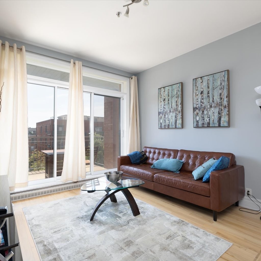 









1351


Rue St-Grégoire

, 408,
Montréal (Le Plateau-Mont-Royal),




QC
H2J4G1

