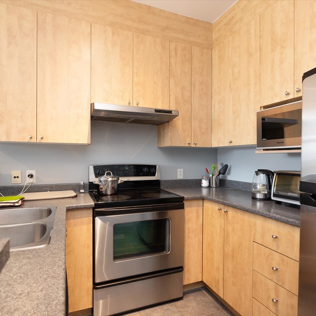 









1351


Rue St-Grégoire

, 408,
Montréal (Le Plateau-Mont-Royal),




QC
H2J4G1

