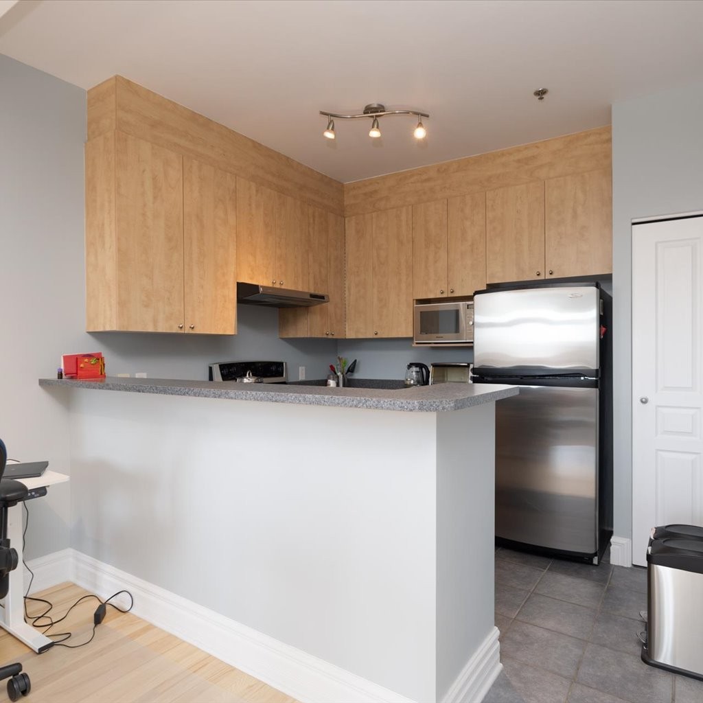 









1351


Rue St-Grégoire

, 408,
Montréal (Le Plateau-Mont-Royal),




QC
H2J4G1

