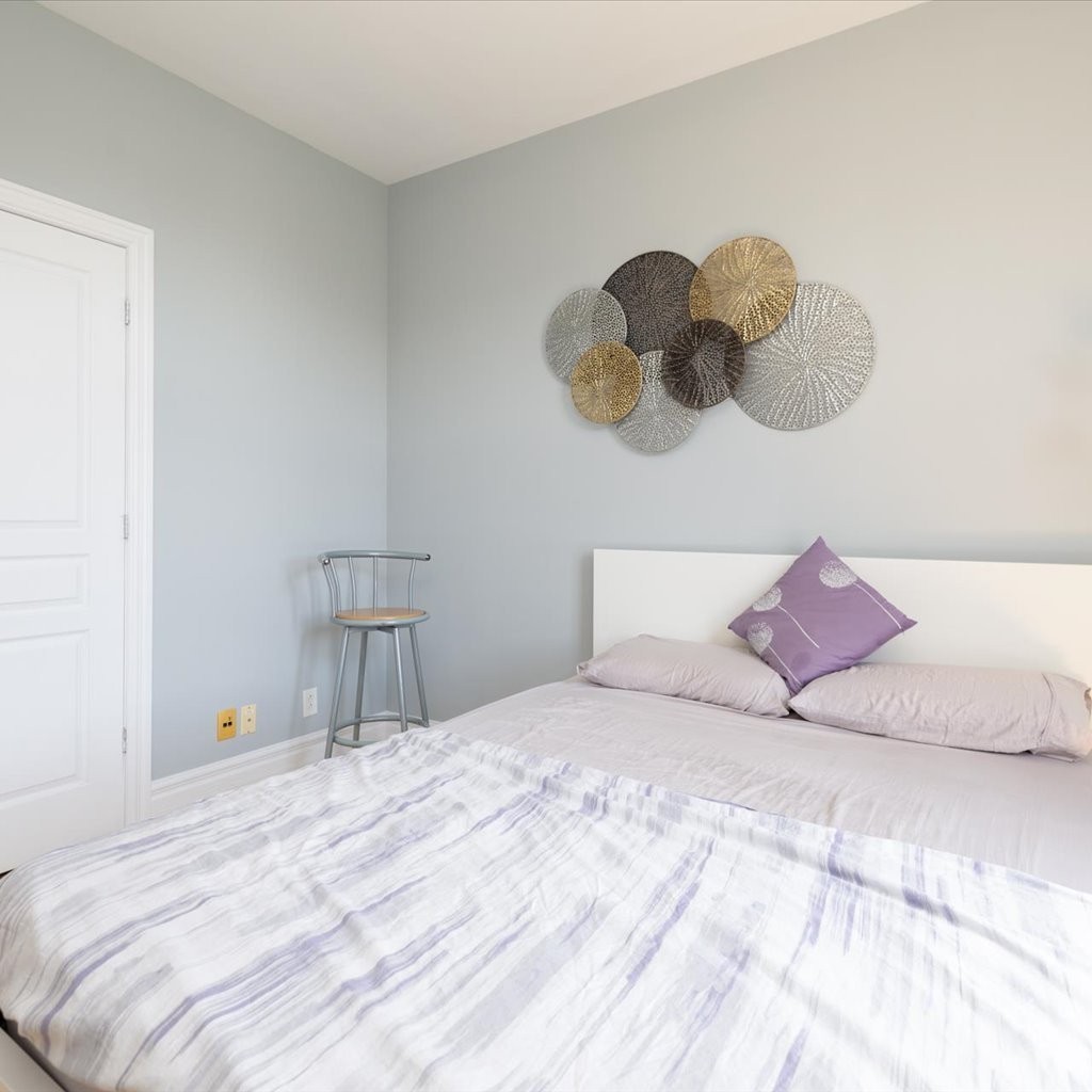 









1351


Rue St-Grégoire

, 408,
Montréal (Le Plateau-Mont-Royal),




QC
H2J4G1

