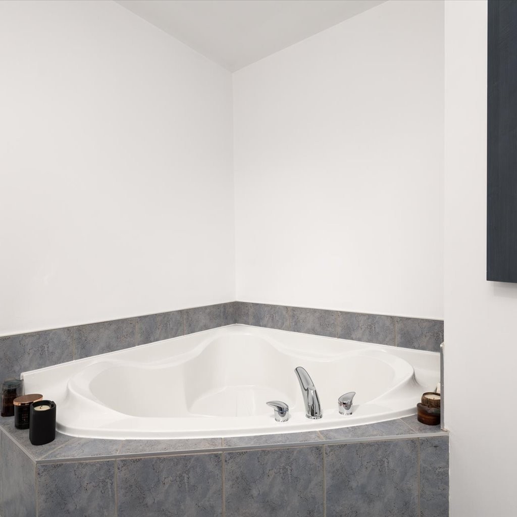 









1351


Rue St-Grégoire

, 408,
Montréal (Le Plateau-Mont-Royal),




QC
H2J4G1

