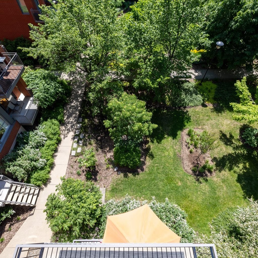 









1351


Rue St-Grégoire

, 408,
Montréal (Le Plateau-Mont-Royal),




QC
H2J4G1

