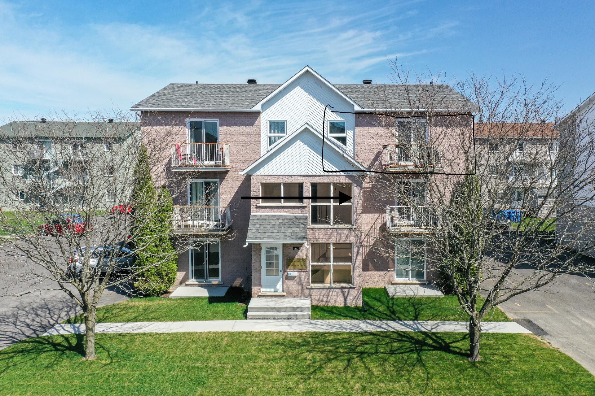 









1382


Rue Zotique-Giard

, 6,
Chambly,




QC
J3L5T2

