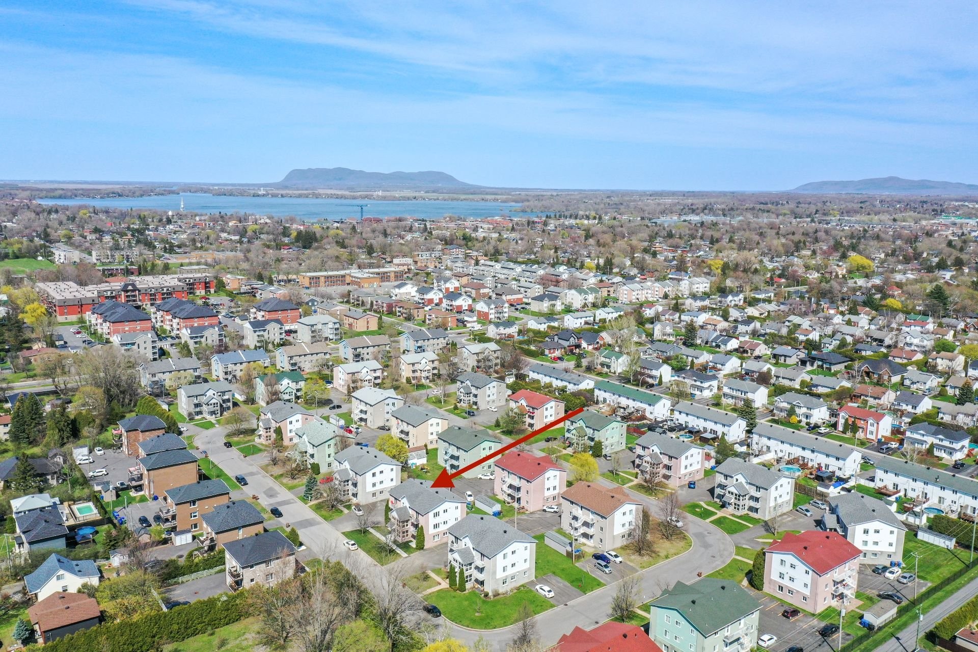 









1382


Rue Zotique-Giard

, 6,
Chambly,




QC
J3L5T2

