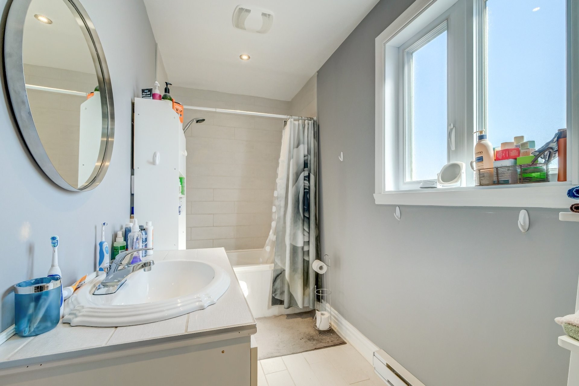 









1382


Rue Zotique-Giard

, 6,
Chambly,




QC
J3L5T2

