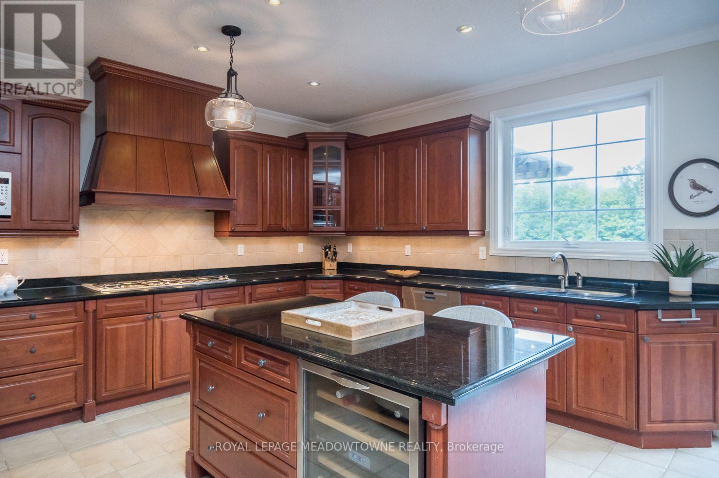 












4215 ENNISCLARE DRIVE

,
Milton,




Ontario
N0B2K0

