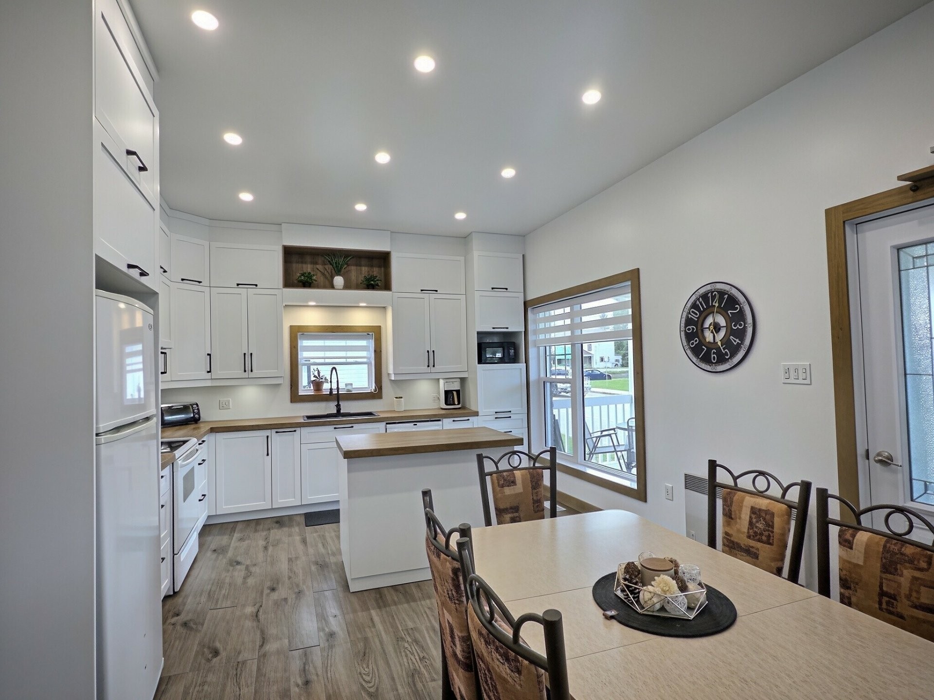 









50


Rue Notre-Dame E.

,
Lorrainville,




QC
J0Z2R0

