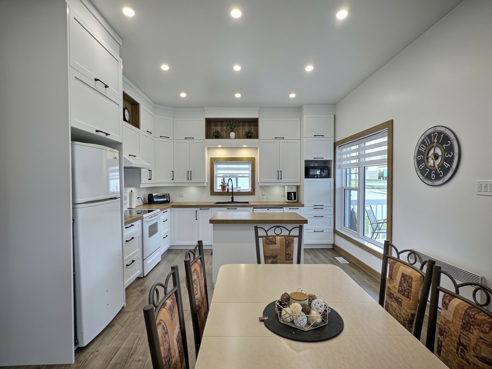 









50


Rue Notre-Dame E.

,
Lorrainville,




QC
J0Z2R0

