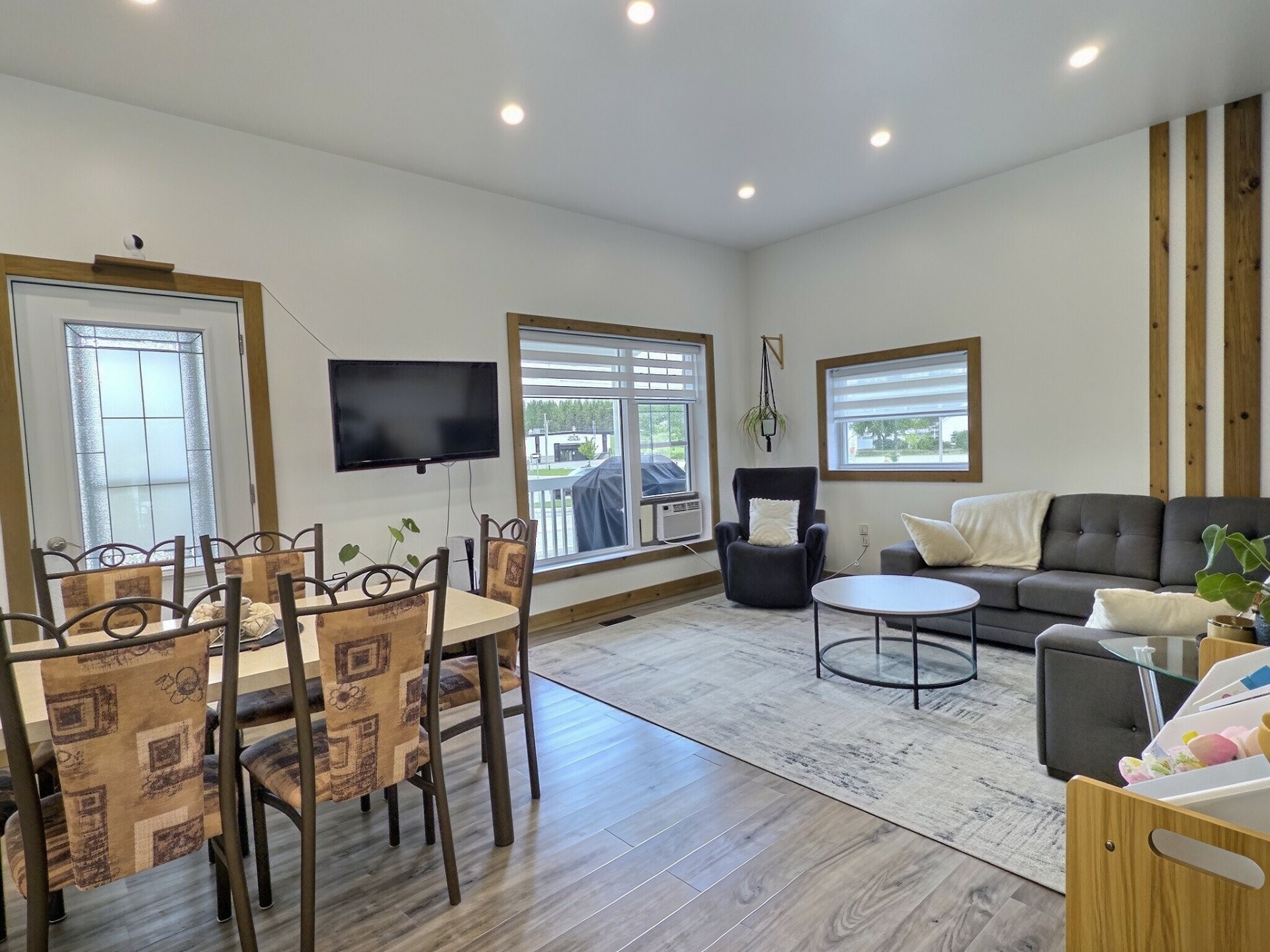 









50


Rue Notre-Dame E.

,
Lorrainville,




QC
J0Z2R0

