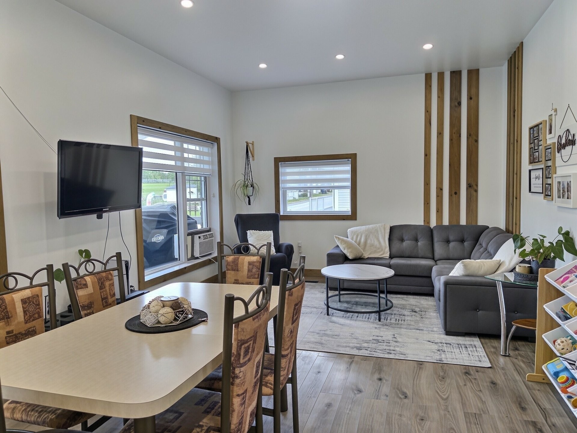 









50


Rue Notre-Dame E.

,
Lorrainville,




QC
J0Z2R0

