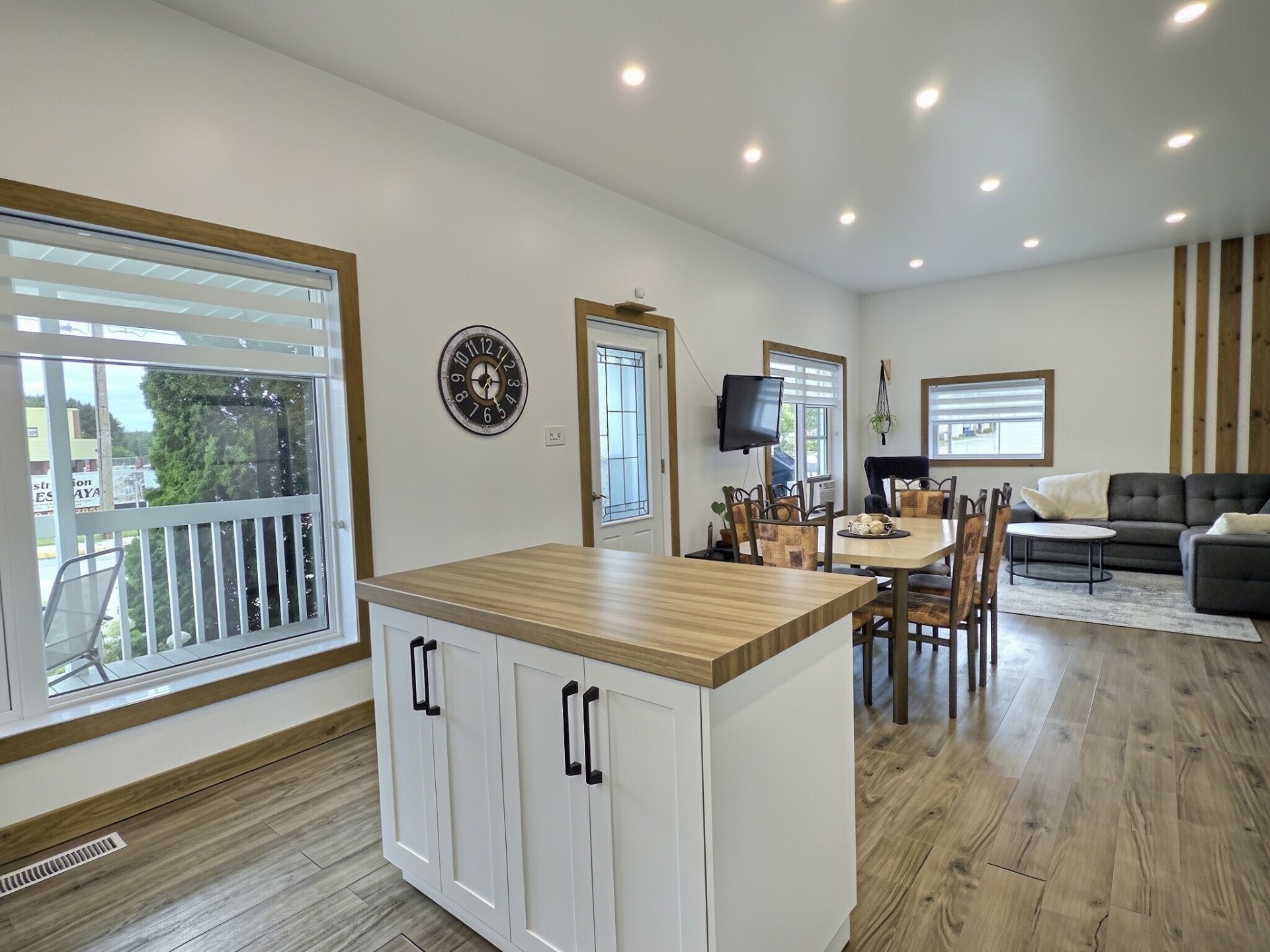 









50


Rue Notre-Dame E.

,
Lorrainville,




QC
J0Z2R0

