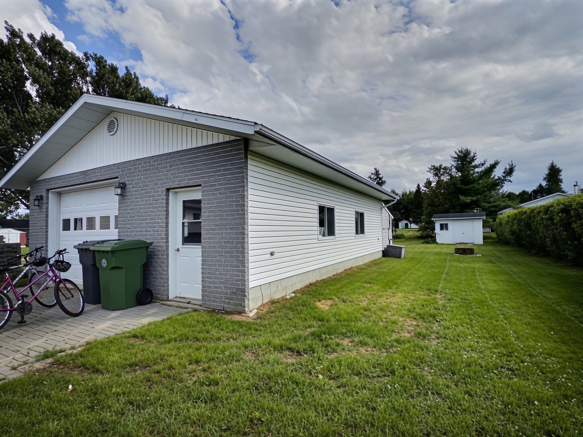 









50


Rue Notre-Dame E.

,
Lorrainville,




QC
J0Z2R0

