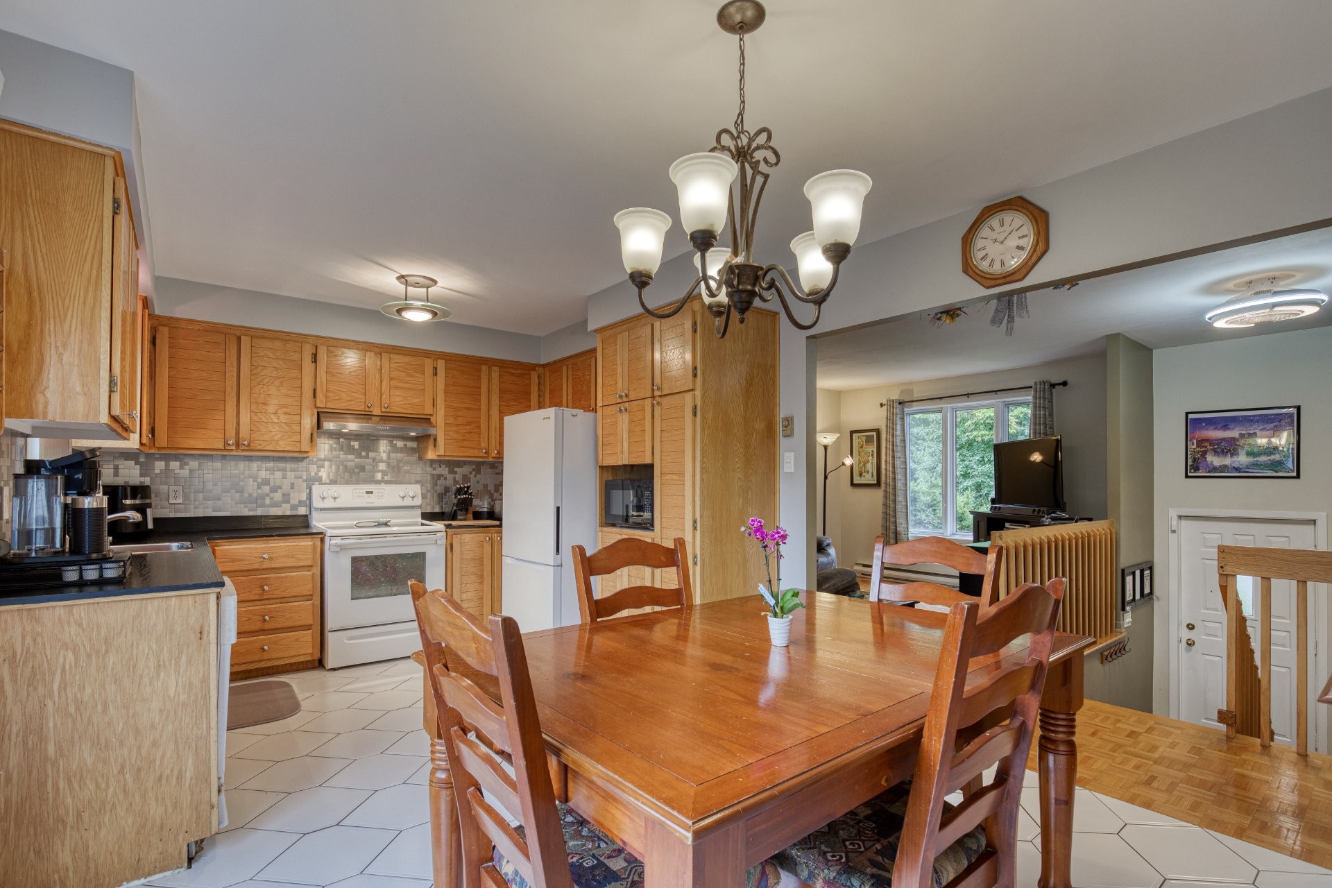 









965


Rue de Belgrade O.

,
Laval (Auteuil),




QC
H7K3K6

