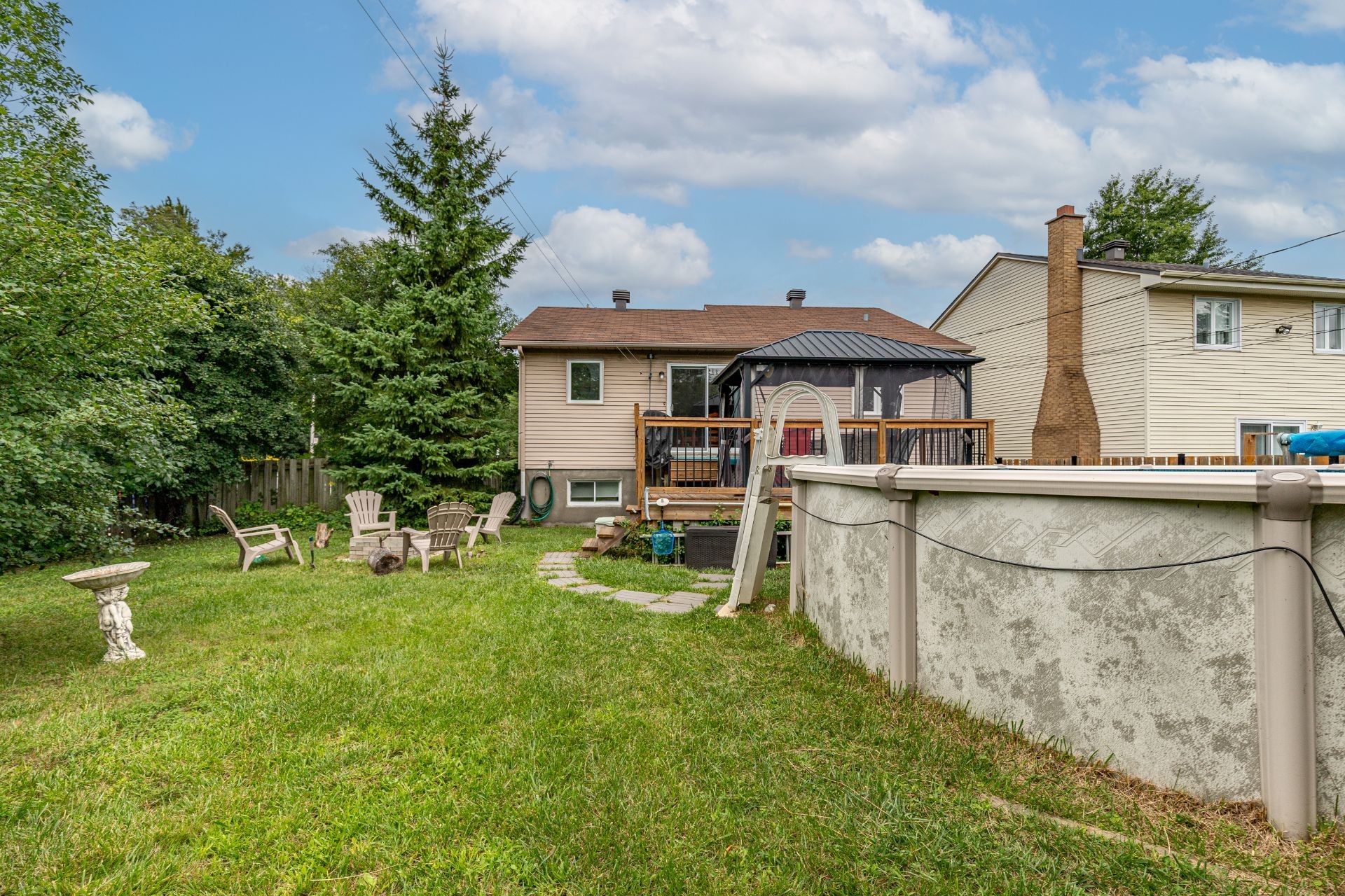 









965


Rue de Belgrade O.

,
Laval (Auteuil),




QC
H7K3K6

