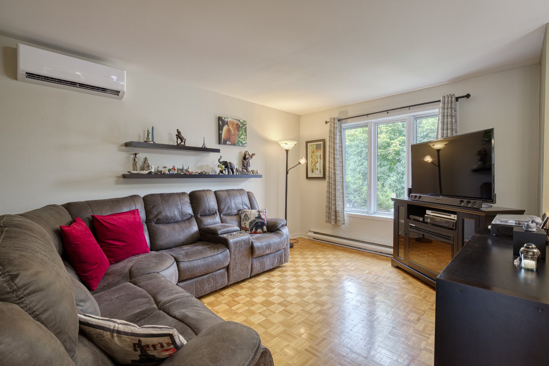 









965


Rue de Belgrade O.

,
Laval (Auteuil),




QC
H7K3K6

