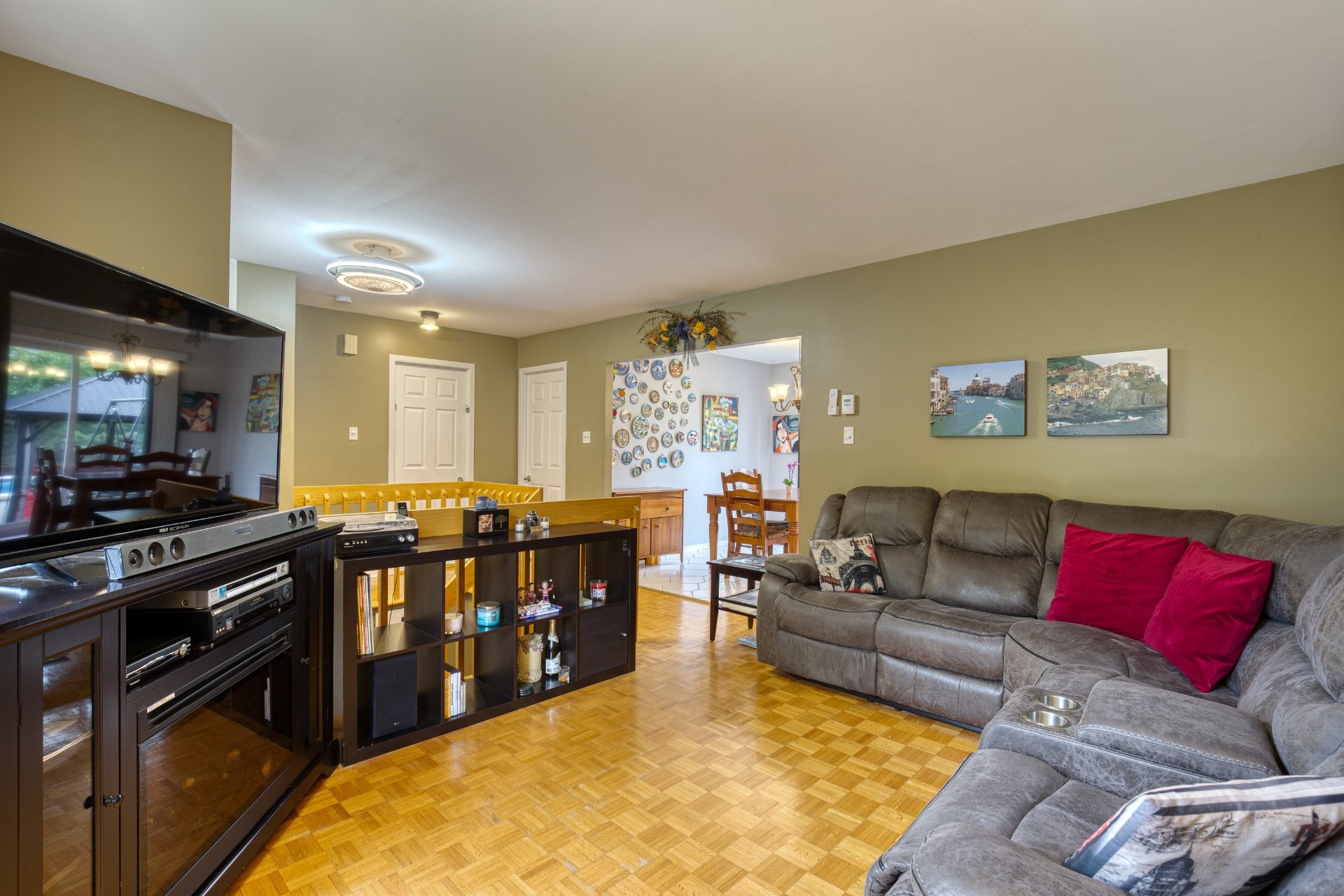 









965


Rue de Belgrade O.

,
Laval (Auteuil),




QC
H7K3K6

