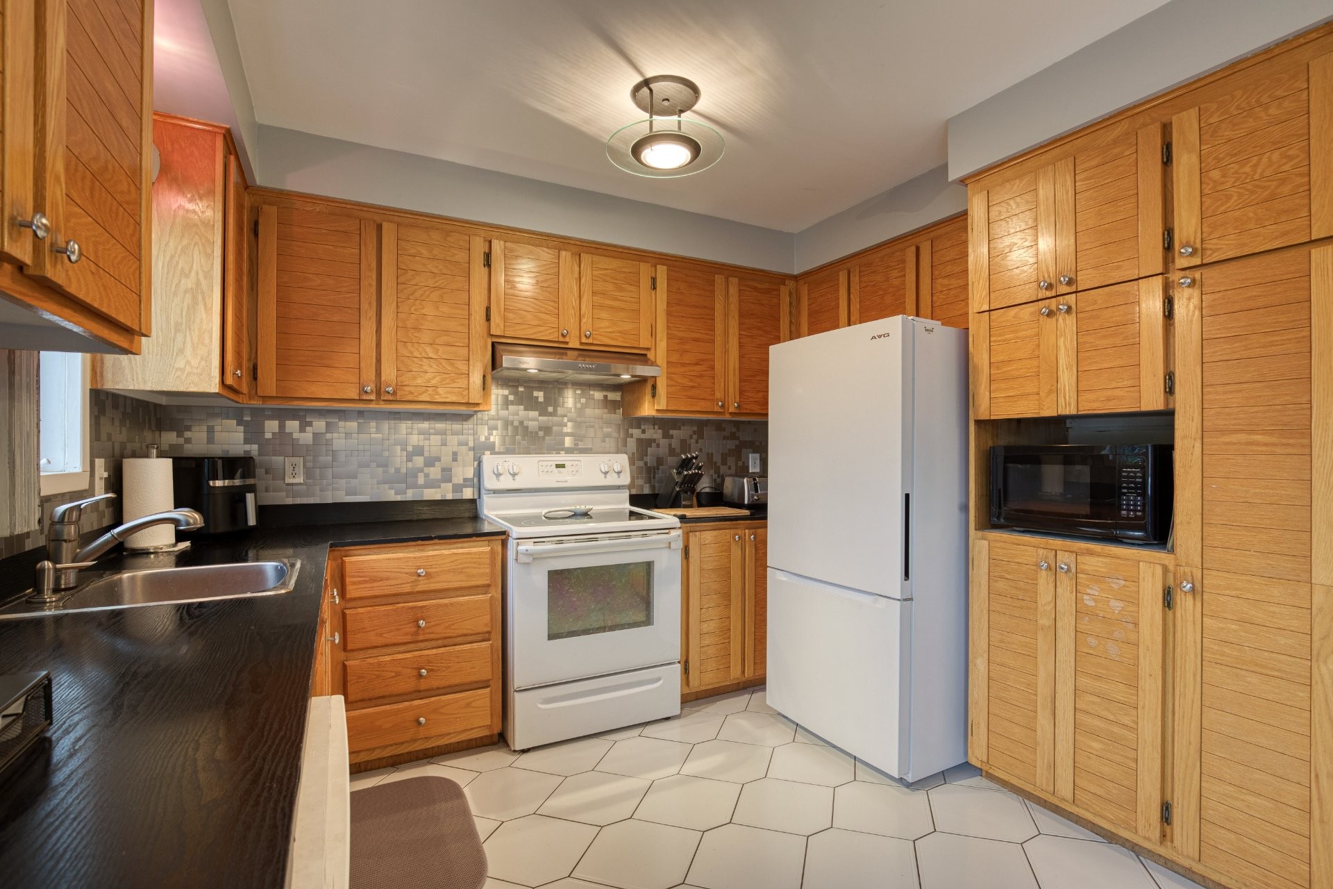 









965


Rue de Belgrade O.

,
Laval (Auteuil),




QC
H7K3K6

