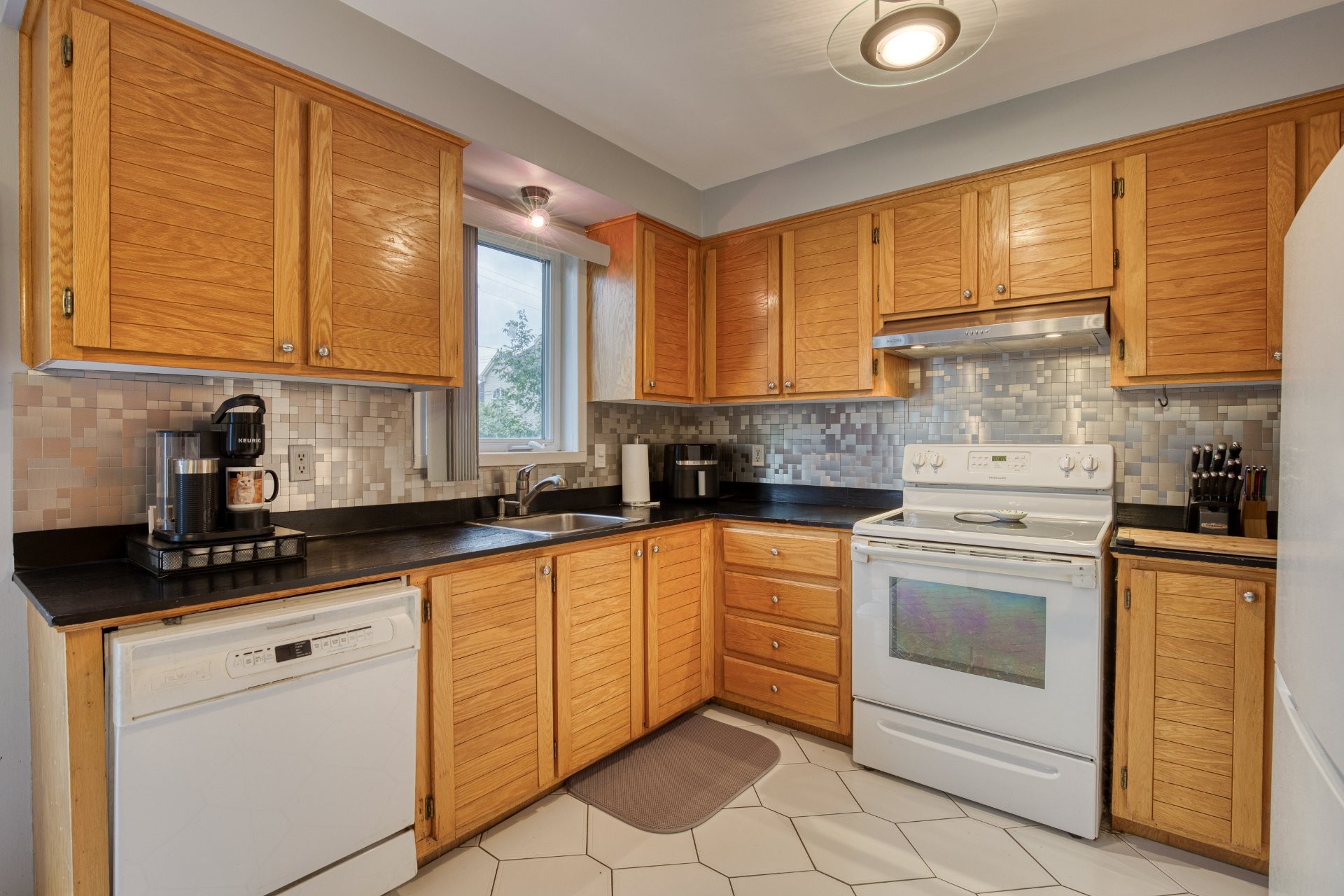 









965


Rue de Belgrade O.

,
Laval (Auteuil),




QC
H7K3K6

