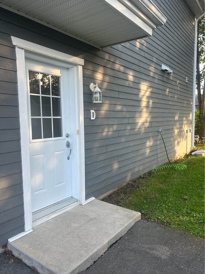 









20


7e Avenue

, D,
Beauharnois,




QC
J6N0G6

