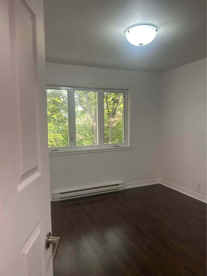 









20


7e Avenue

, D,
Beauharnois,




QC
J6N0G6

