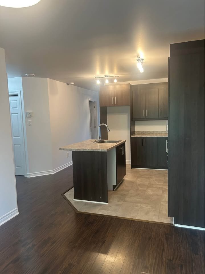 









20


7e Avenue

, D,
Beauharnois,




QC
J6N0G6

